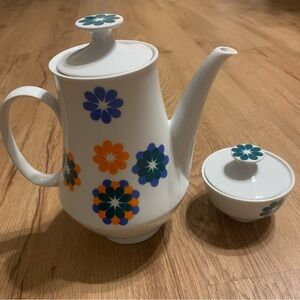 Vintage Colditz Teapot and Sugar Set Mod Floral‎ Tea Set